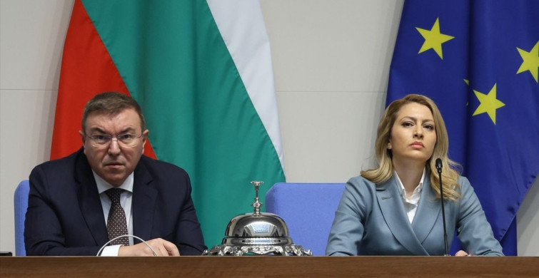 Bulgaristan Parlamentosu Radev'in Veto Kararını Reddetti