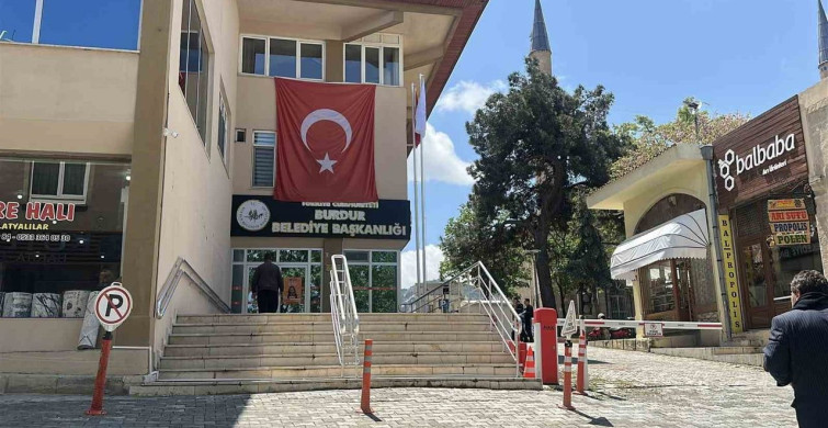 Burdur Belediyesi'ne yönelik görevi kötüye kullanma davasının ilk duruşması yapıldı