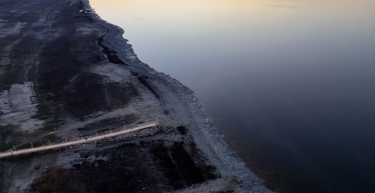 Burdur Gölü'nün Hacminde Büyük Düşüş: Uzmanlar Uyarıyor Burdur Gölü'nün Hacminde Büyük Düşüş: Uzmanlar Uyarıyor