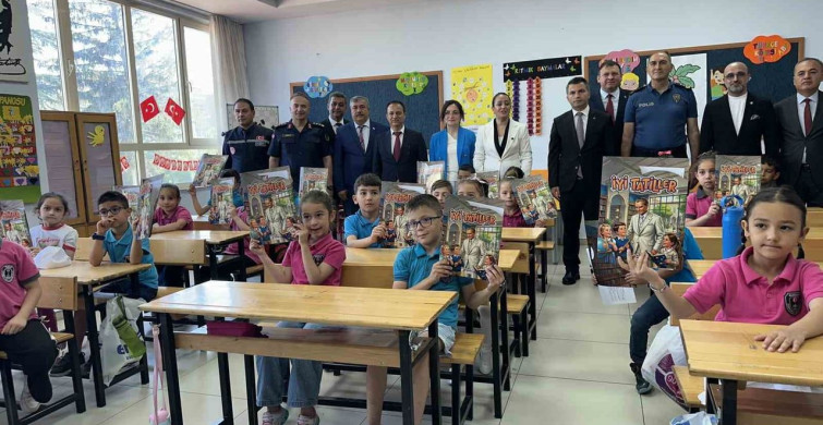 Burdur'da 42 bin 82 öğrenci karne alarak yaz tatiline başladı