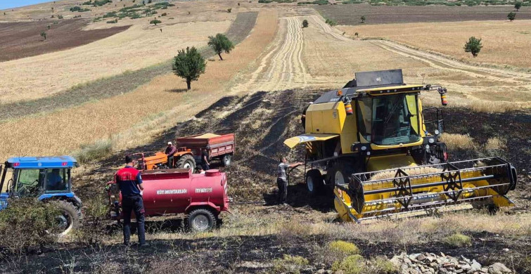 Burdur'da biçerdöver yangını su tankerinin müdahalesiyle kontrol altına alındı
