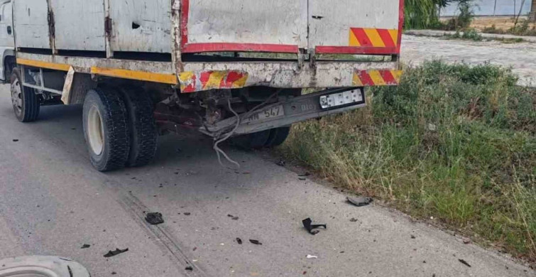 Burdur'da kamyonete çarpan otomobil hurdaya döndü: 1 yaralı