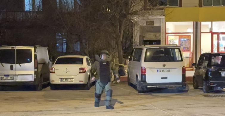 Burdur'da Şüpheli Çanta Patlatıldı