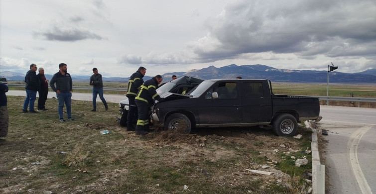 Burdur'da Trafik Kazası: 3 Yaralı