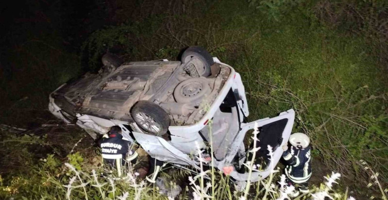 Burdur'da Uçuruma Devrilen Araçta 3 Yaralı