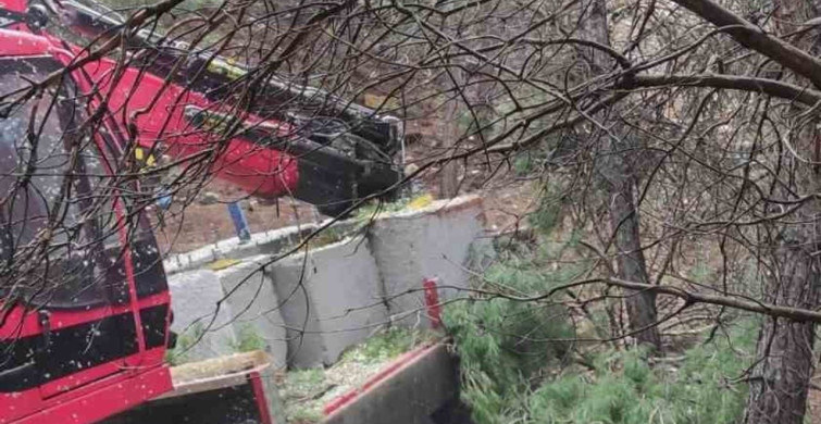 Burdur'da Vinç Ormanlık Alana Uçtu
