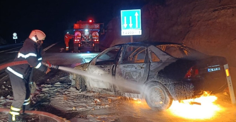 Burdur'da Yangın: Otomobil Küllere Döndü