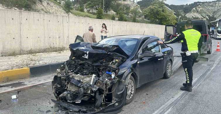 Burdur'da Zincirleme Kaza: 5 Hafif Yaralı