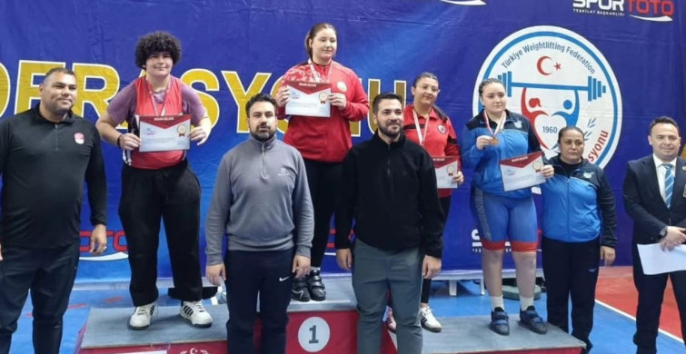 Burdurlu Genç Halterci Elanur Çelik Türkiye İkincisi Oldu