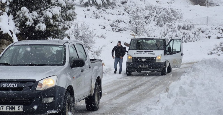 Burdur'un Altınyayla İlçesinde Kar Yağışı Etkili Oldu