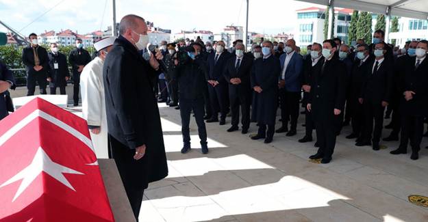 Burhan Kuzu Son Yolcuğuna Uğurlandı
