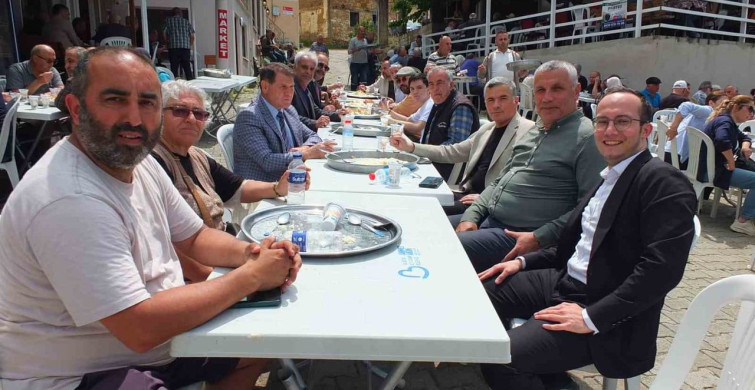 Burhaniye Geleneksel Çiftçi Hayrı'nda Buluşma