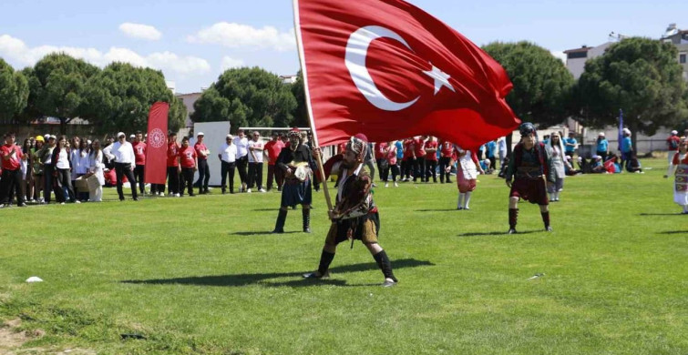 Burhaniye'de 19 Mayıs Kutlamaları Coşkuyla Gerçekleşti