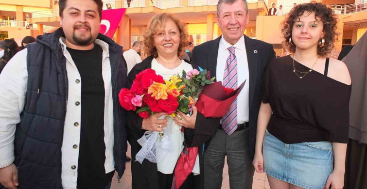 Burhaniye'de Bölüm Birincisi Olan Ayla Erdil'in Başarısı