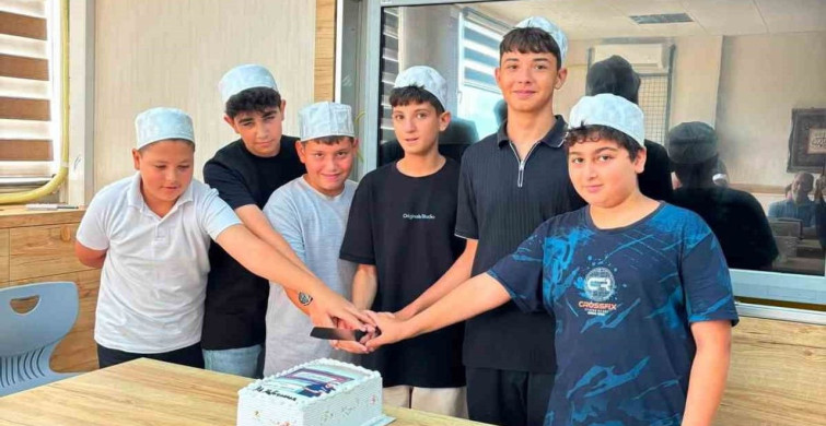 Burhaniye'de İmam Hatip Ortaokulu Kur’an Kursu ilk hafızını yetiştirdi