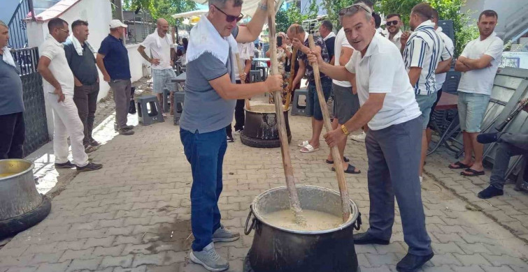Burhaniye'de keşkek dövme geleneği sürüyor