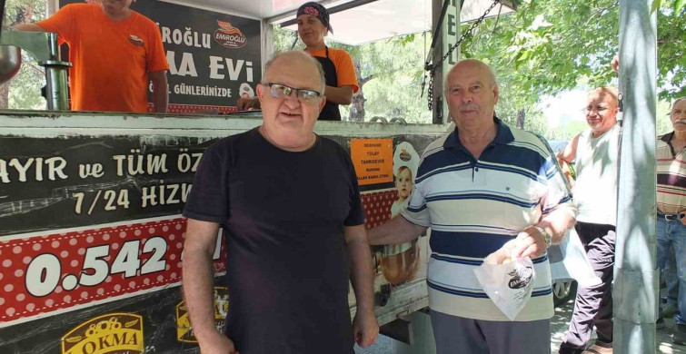 Burhaniye'de lokma hayrı geleneği devam ediyor