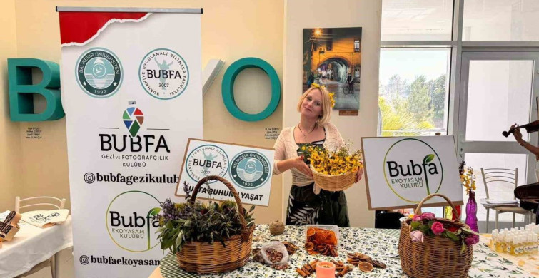 Burhaniye'de Renkli Bahar Şenliği Coşkusu