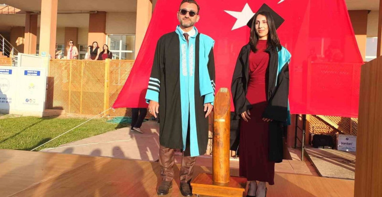 Burhaniye'de Uygulamalı Bilimler Fakültesi Mezuniyet Coşkusu