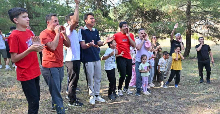 Bursa Büyükşehir Belediyesi’nin gençlik kampında engeller eğlenerek aşıldı