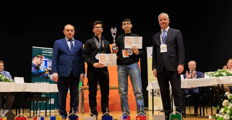 Bursa Erkek Lisesi Robot Takımı Dünya İkincisi