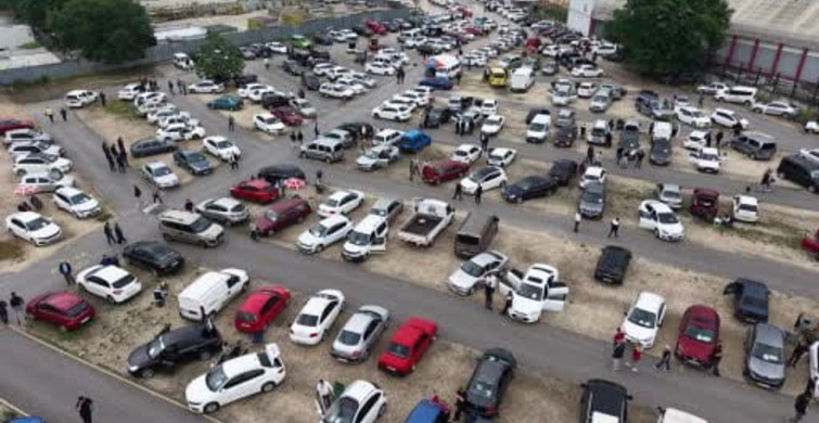 Bursa Oto Pazarında Kurban Bayramı Yoğunluğu