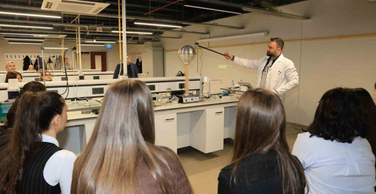 Bursa Uludağ Üniversitesi'nde 'Senin de Üniversiten' Projesi Devam Ediyor