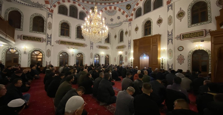 Bursa ve Çevresinde Kadir Gecesi Coşkusu