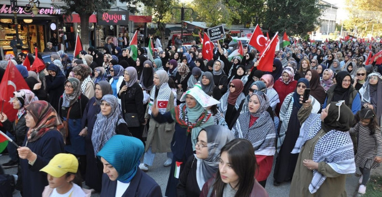 Bursa ve Kütahya'da Küresel Sumud Filosu'na Destek Yürüyüşleri Düzenlendi