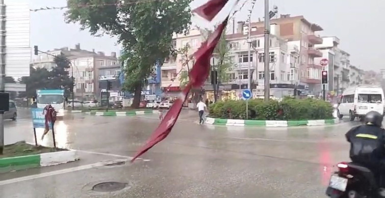 Bursa Yenişehir'de Sel Faciası ve Duyarlı Vatandaşlar