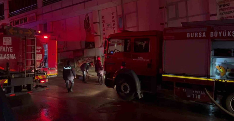 Bursa Yıldırım'da Depo Yangını