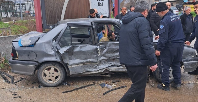 Bursa'da 2 Araçlı Kazada 9 Kişi Yaralandı