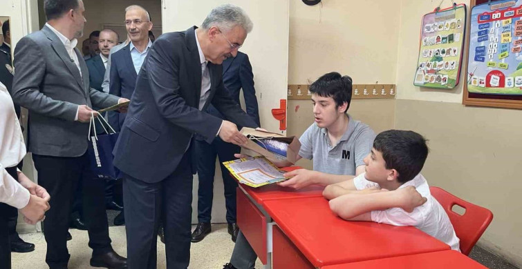 Bursa'da 620 bin 931 öğrenci tatile 'merhaba' dedi