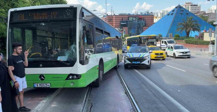 Bursa'da anne ve bebeğine otobüs çarptı, 2 yaralı