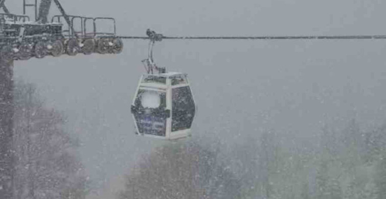 Bursa'da Baharında Kar Sürprizi: Uludağ Beyaza Büründü