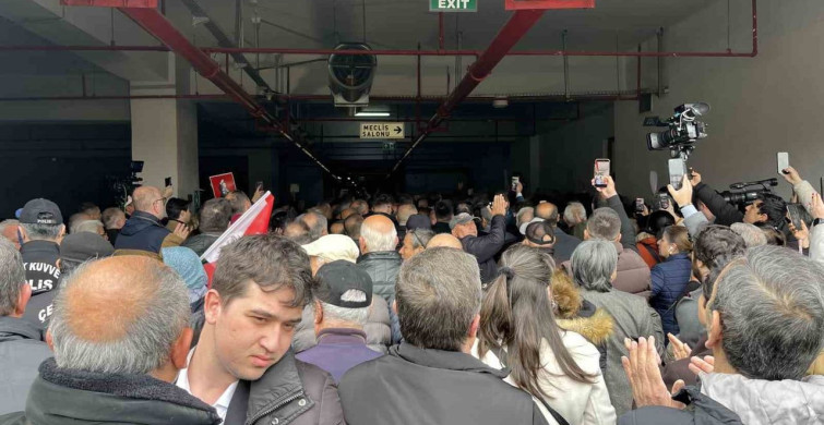 Bursa'da Belediye Meclisinde Gergin Seçim Atmosferi