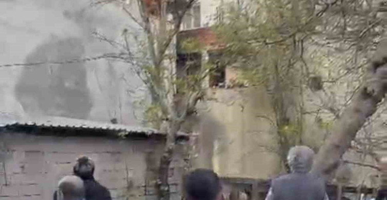 Bursa'da Çatı Katında Yangın: Mahallede Panik