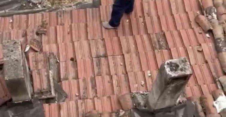 Bursa'da Çatıya Saklanan Firari Polisi İzlerken Yakalandı