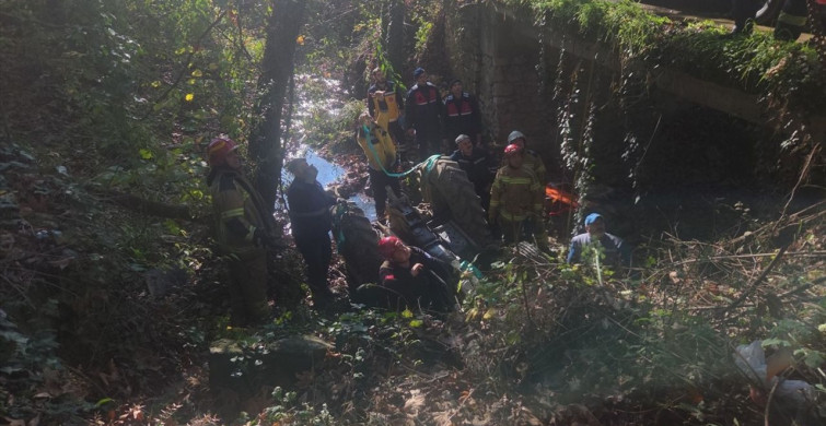 Bursa'da Devrilen Traktörün Sürücüsü Kurtarıldı