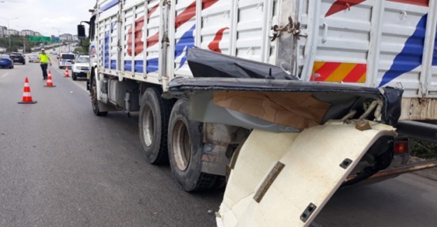 Bursa'da Gerçekleşen Dehşet Kazada 1 Kişi Öldü, 2 Kişi Yaralandı