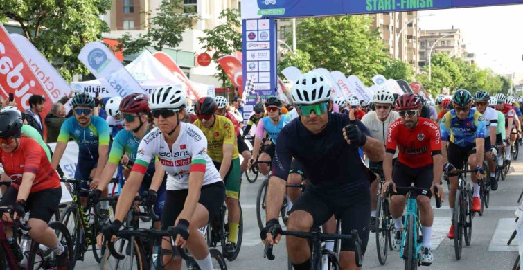 Bursa'da Kadın Sporcular İçin Bisiklet Yarışı Düzenlendi