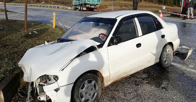Bursa'da Kamyon İle Otomobil Çarpıştı: 1 Ölü