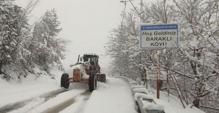 Bursa'da Kar Mücadelesi Devam Ediyor