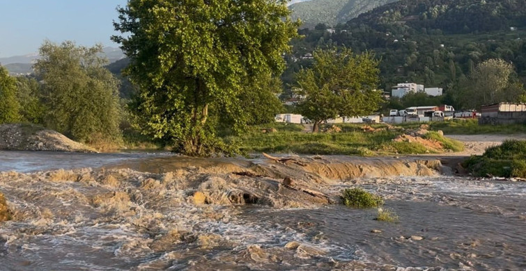 Bursa'da Köprü Çöktü: Su Seviyesi Tehlikeli Oranda Yükseldi