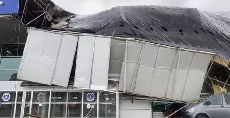 Bursa'da korku dolu anlar! Yıldırım otobüs terminaline düştü