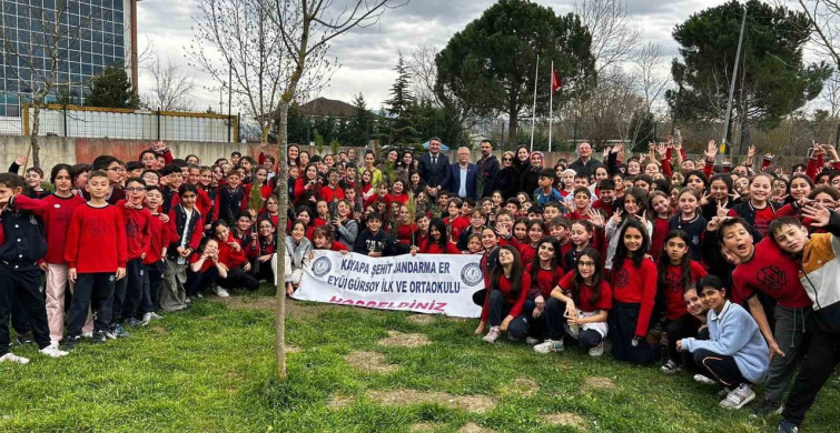 Bursa’da Öğrenciler Fidan Dikti