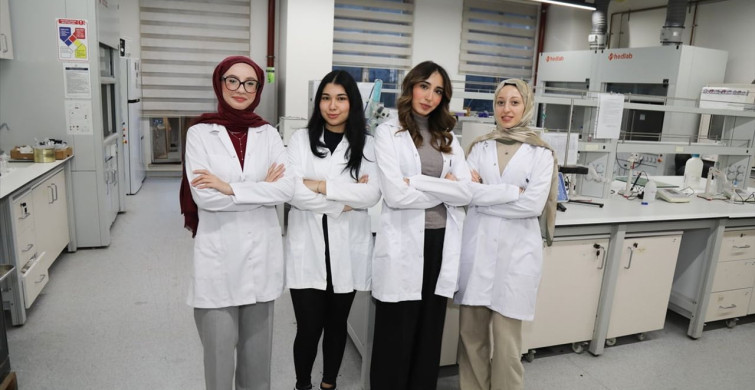 Bursa'da Öğrenciler Nişasta Atıklarından Yenilikçi Ambalaj Filmi Üretti