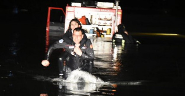 Bursa'da Otomobil Baraja Düştü: 2 Kişi Öldü 3 Kişi Yaralandı