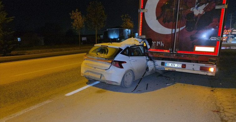 Bursa'da Park Halindeki Tıra Çarpan Sürücü Ağır Yaralandı