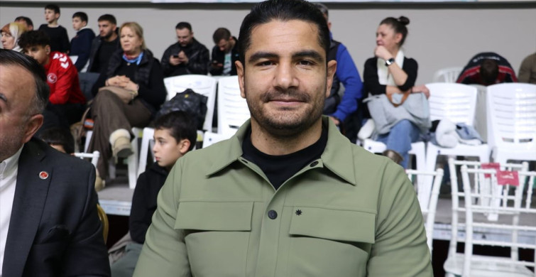 Bursa'da Şehit Cüneyt Yıldız 15 Yaş Altı Güreş Turnuvası Düzenleniyor